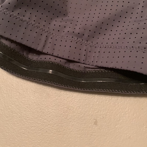 Kinona Mesh shorts with a pocket on right leg, 2 white,2 gray $15 each - Picture 7 of 7